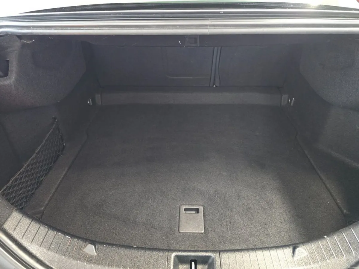 Mercedes-Benz CLA 180 CDI Urban Automatic - Image 6