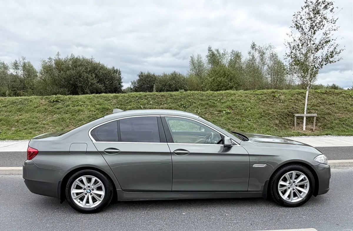 BMW 5-Series SE Automatic 2013 - Image 4