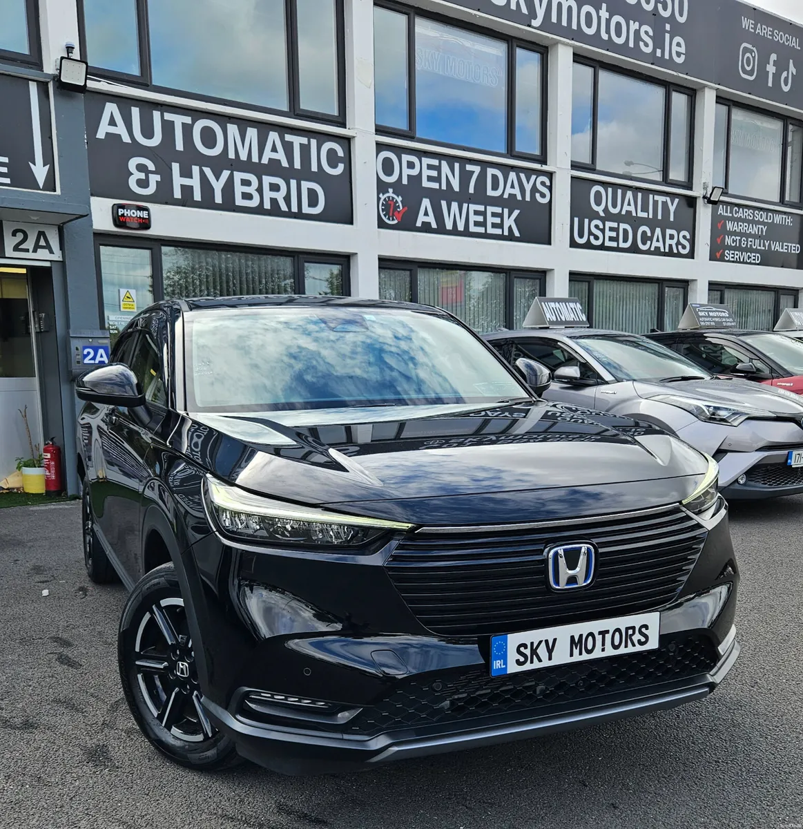 Honda Vezel 2023 1.5 Petrol Hybrid 23kmiles only - Image 3