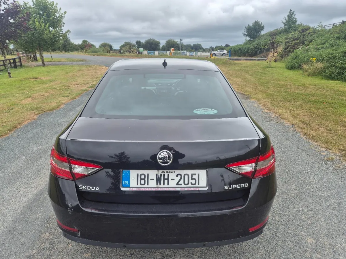 2018 (181) Skoda Superb 2.0 TDI SE TECH 148BHP - Image 5