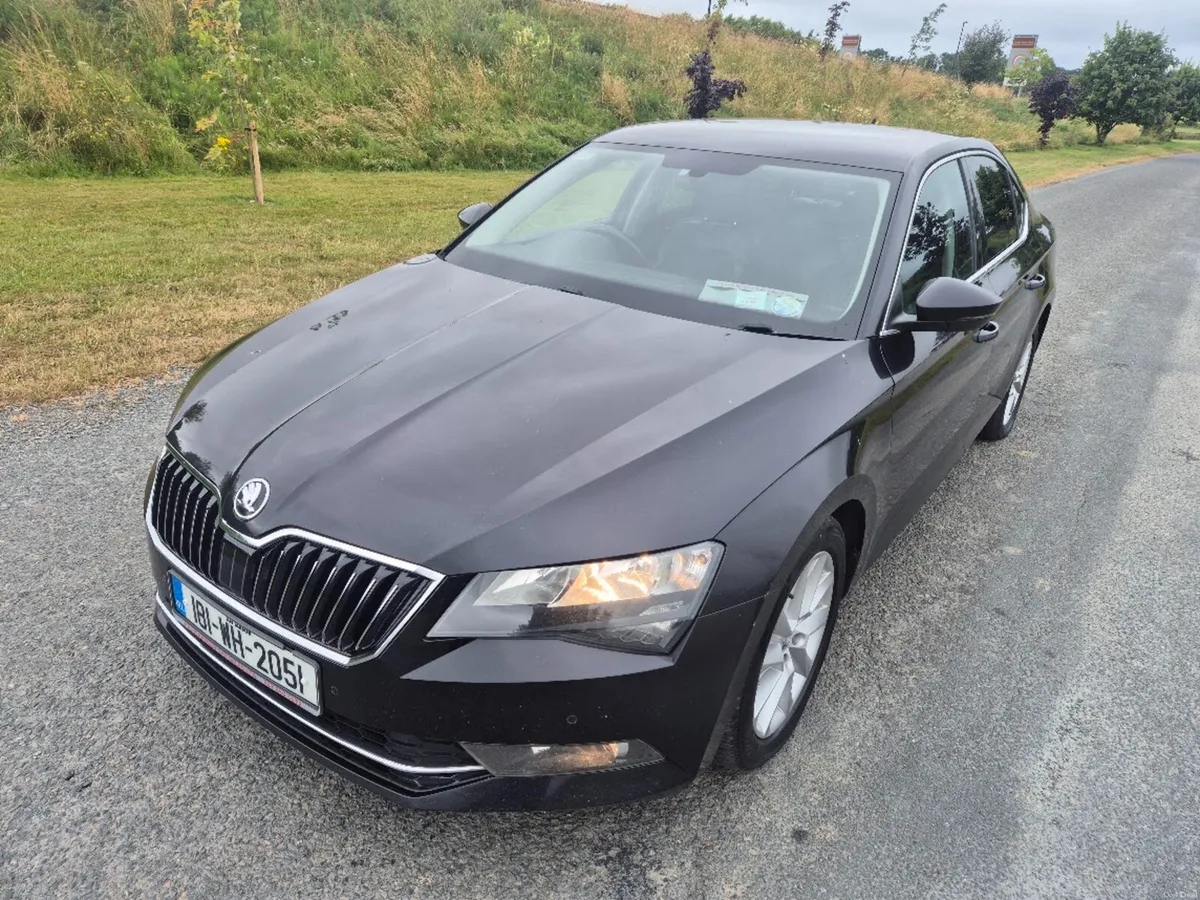 2018 (181) Skoda Superb 2.0 TDI SE TECH 148BHP - Image 3