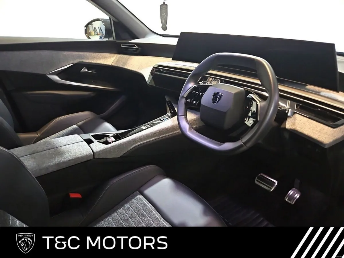 Peugeot 3008 Hybrid Allure Model - 360 View Camera - Image 6