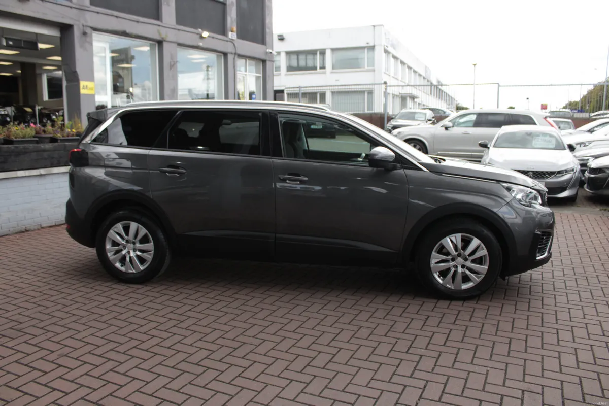 Peugeot 5008 2020 - Image 3