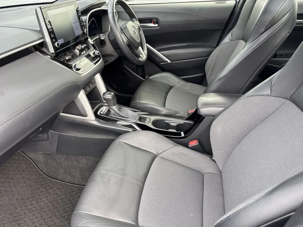 Toyota Corolla Cross Hybrid Z (023496) - Image 4
