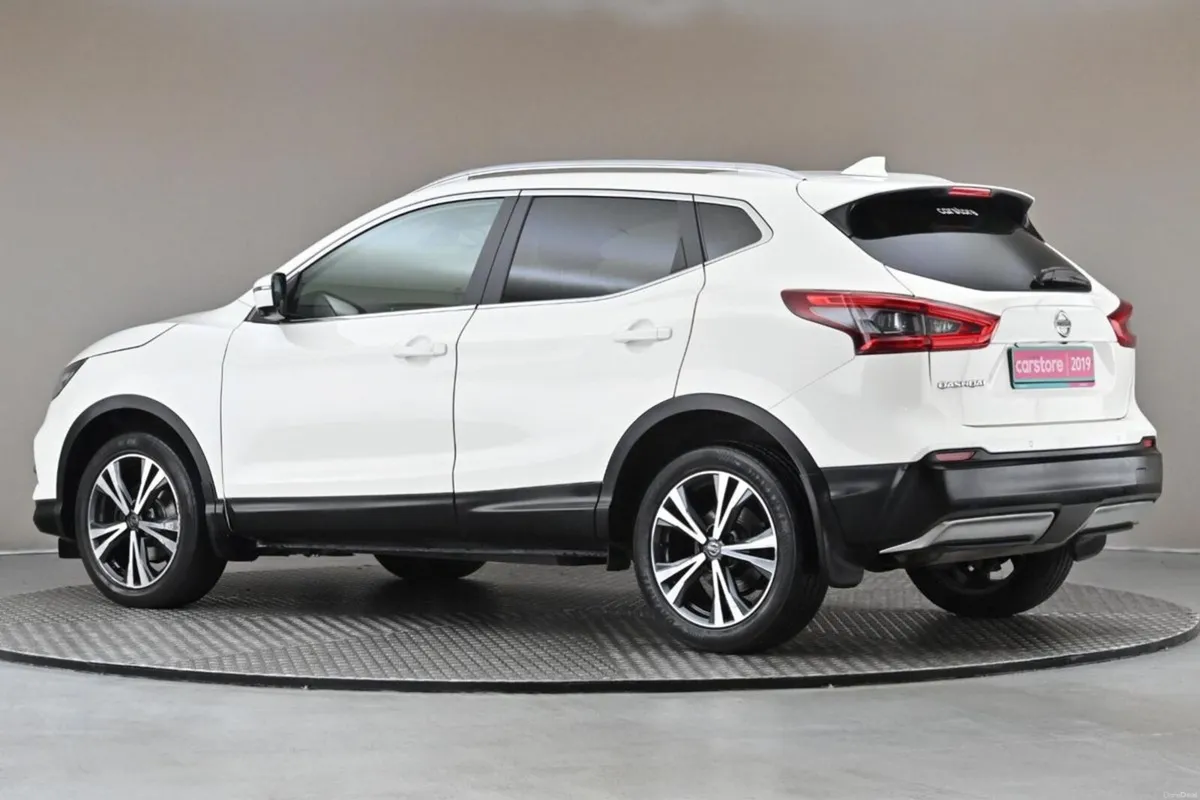Nissan Qashqai 1.3 SV PREMIUM DCT **360 PAN CAM**G - Image 6