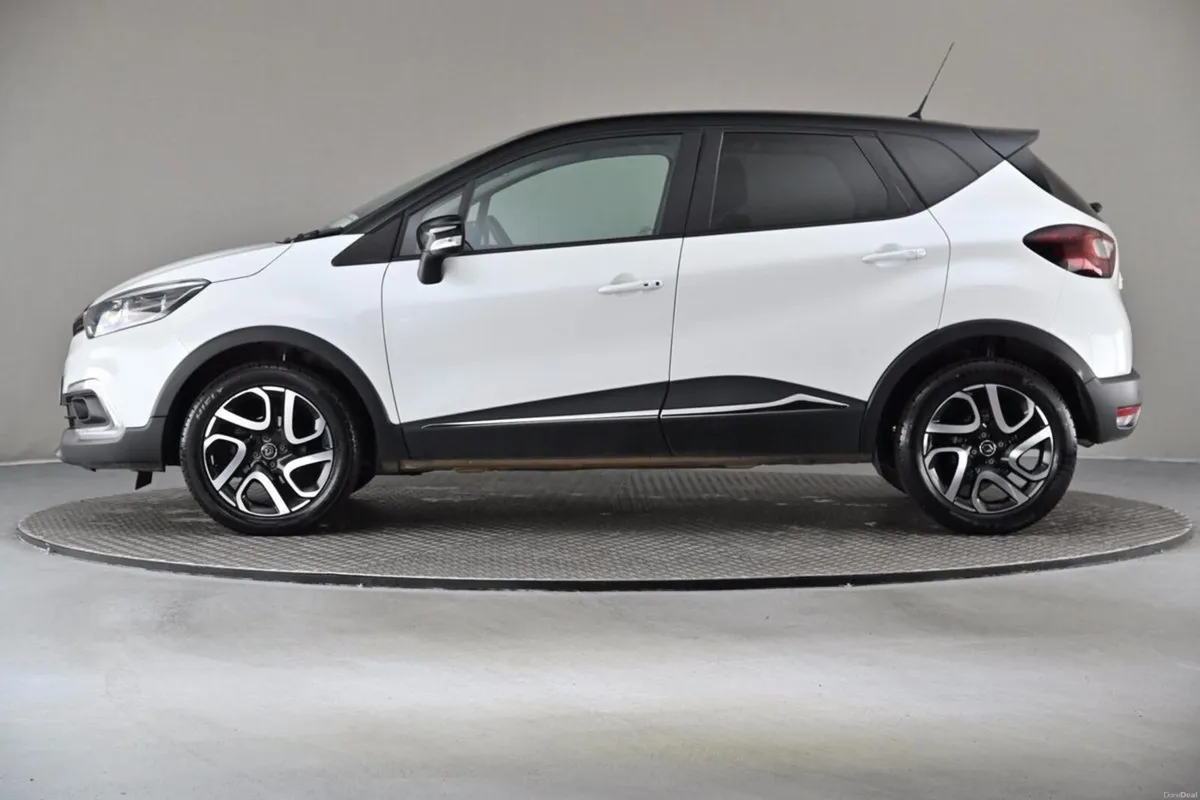 Renault Captur 0.9 TCE ICONIC 5SPD **SAT NAV**REVE - Image 5