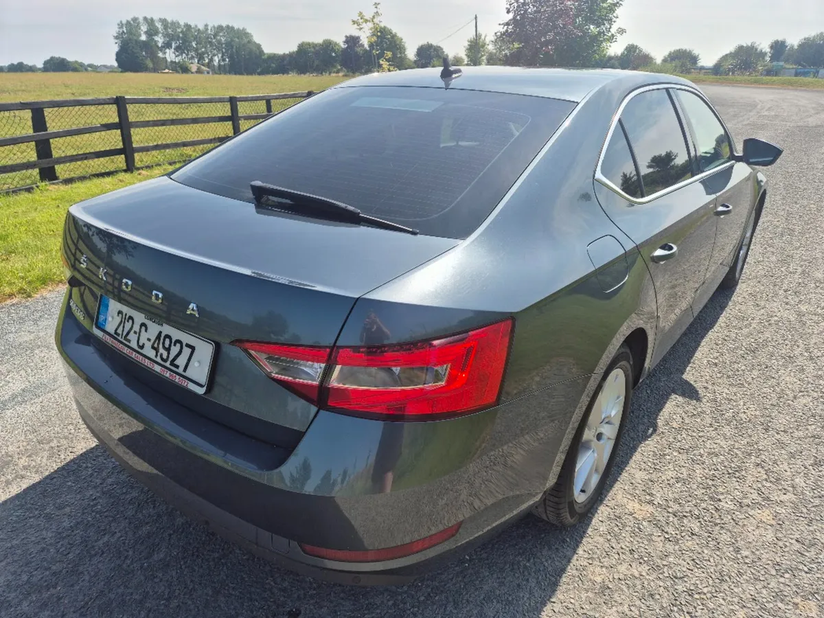 2021 (212) Skoda Superb AMBITION 2.0 TDI 122BHP - Image 4