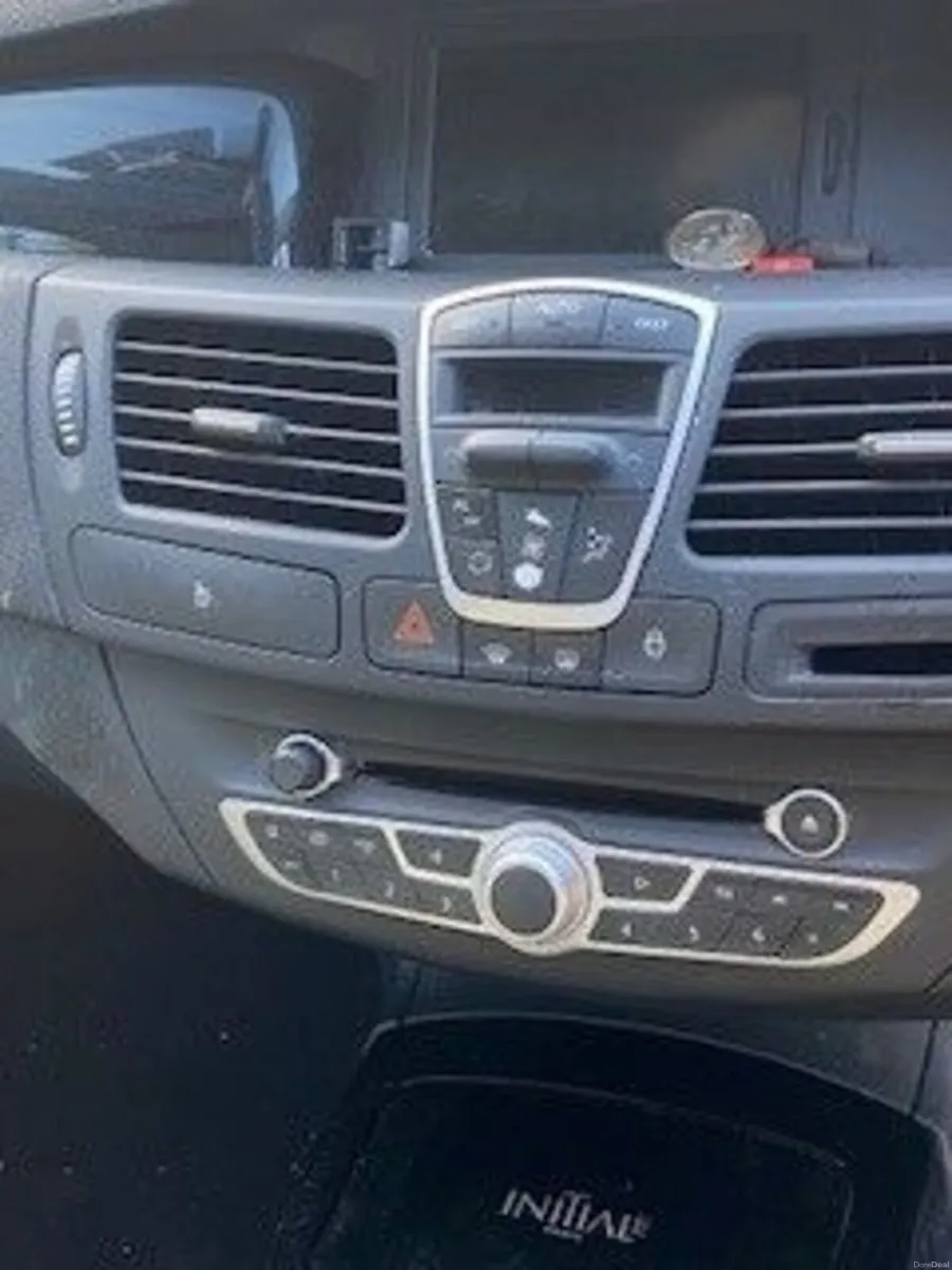 Renault Laguna 2011 - Image 4