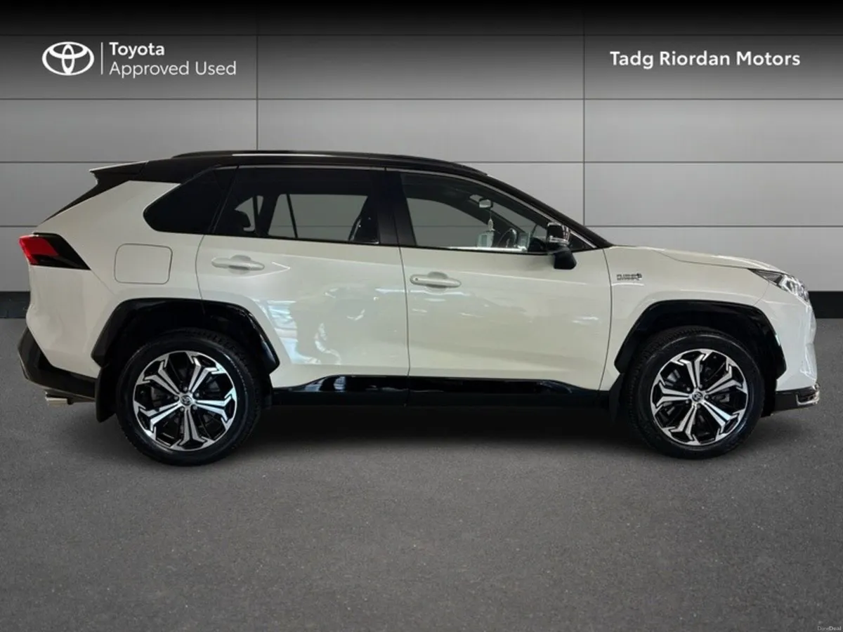Toyota RAV4 PLUG-IN HYBRID SPORT - Image 3