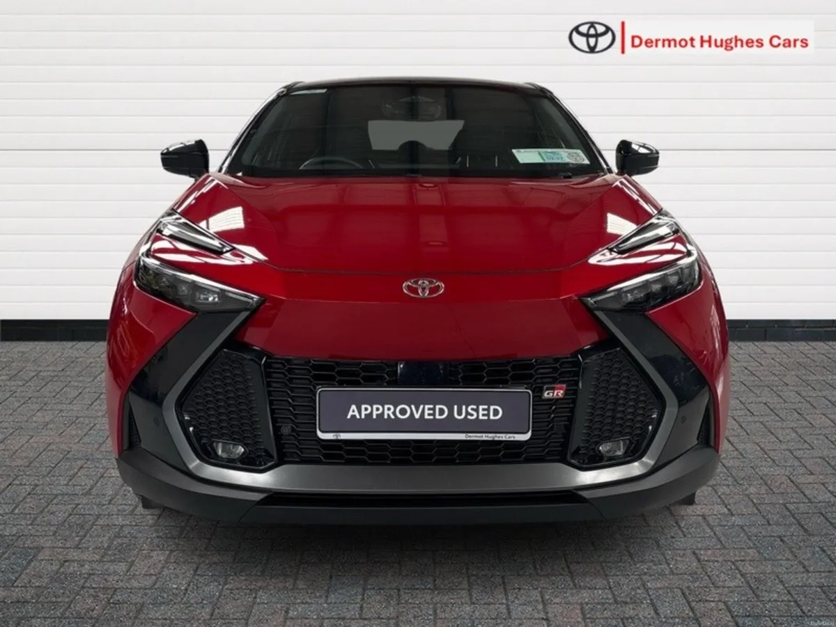 Toyota C-HR PHEV GRS PREMIERE - Image 5