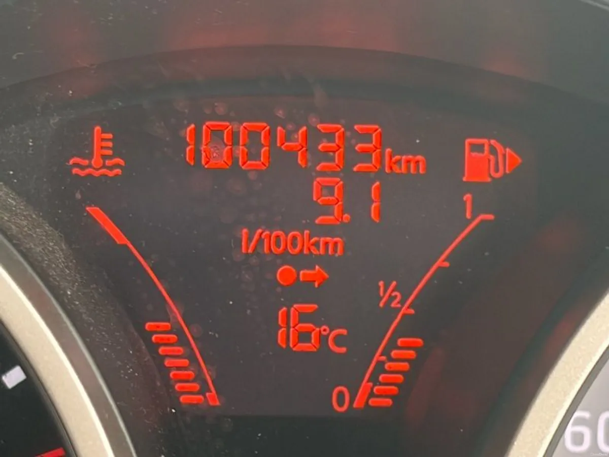 2014 Nissan Juke - Image 6