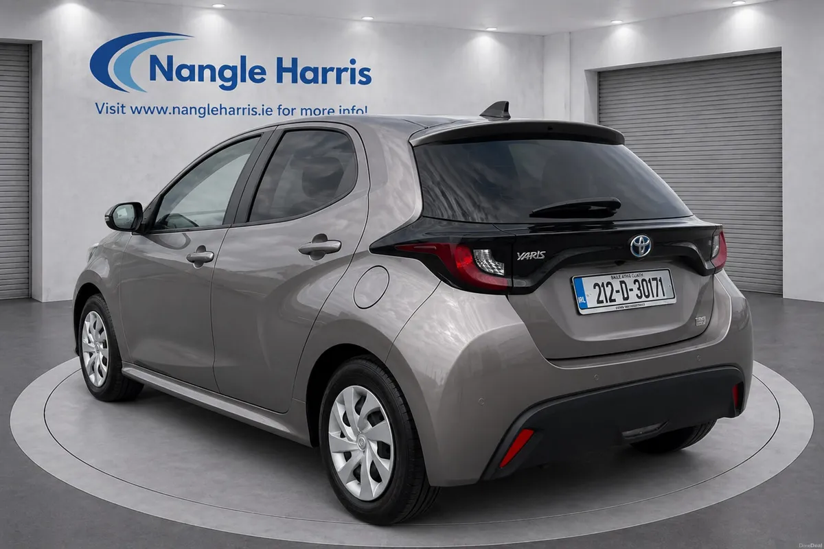Toyota Yaris FRESH NCT 08/28 - Image 3