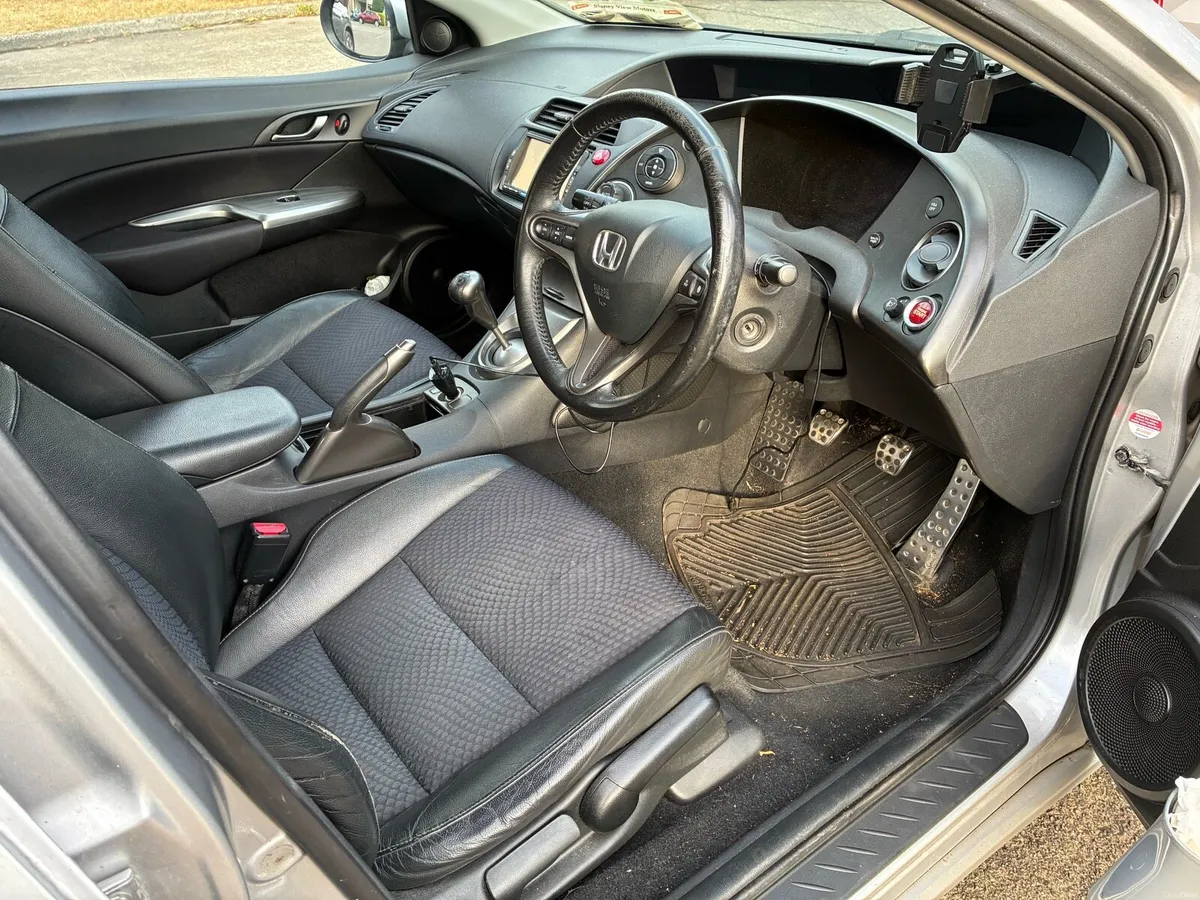 Honda civic 2010 2.2 diesel - Image 5