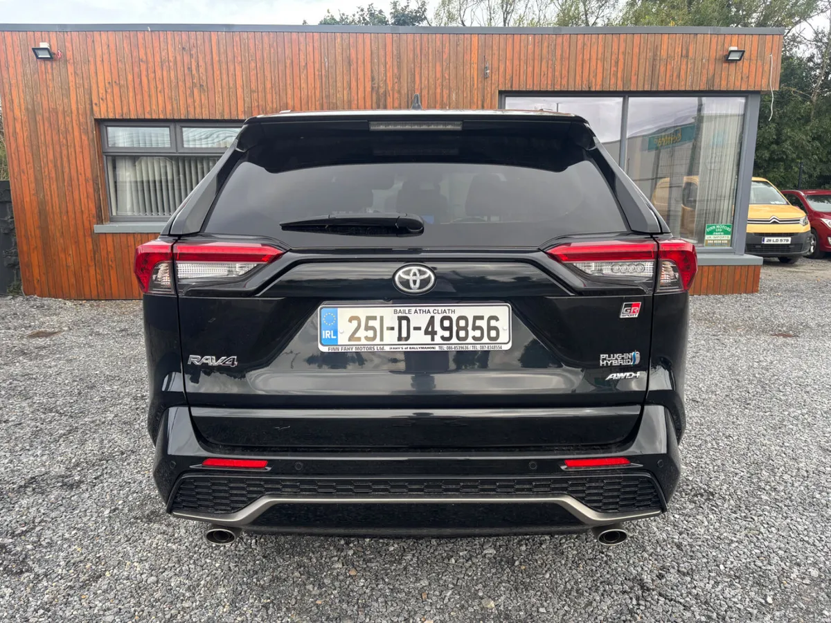 Toyota RAV4 2025 GR Sport - Image 5