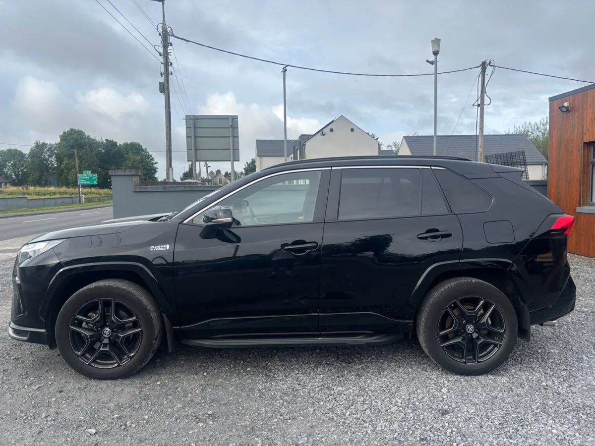 Toyota RAV4 2025 GR Sport - Image 3