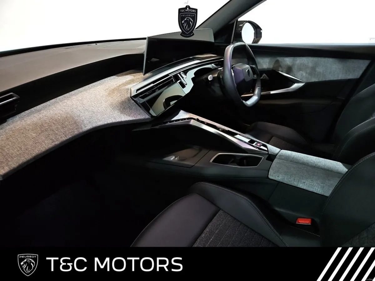 Peugeot 5008 *Low Mileage Hybrid* Allure Model - 3 - Image 4