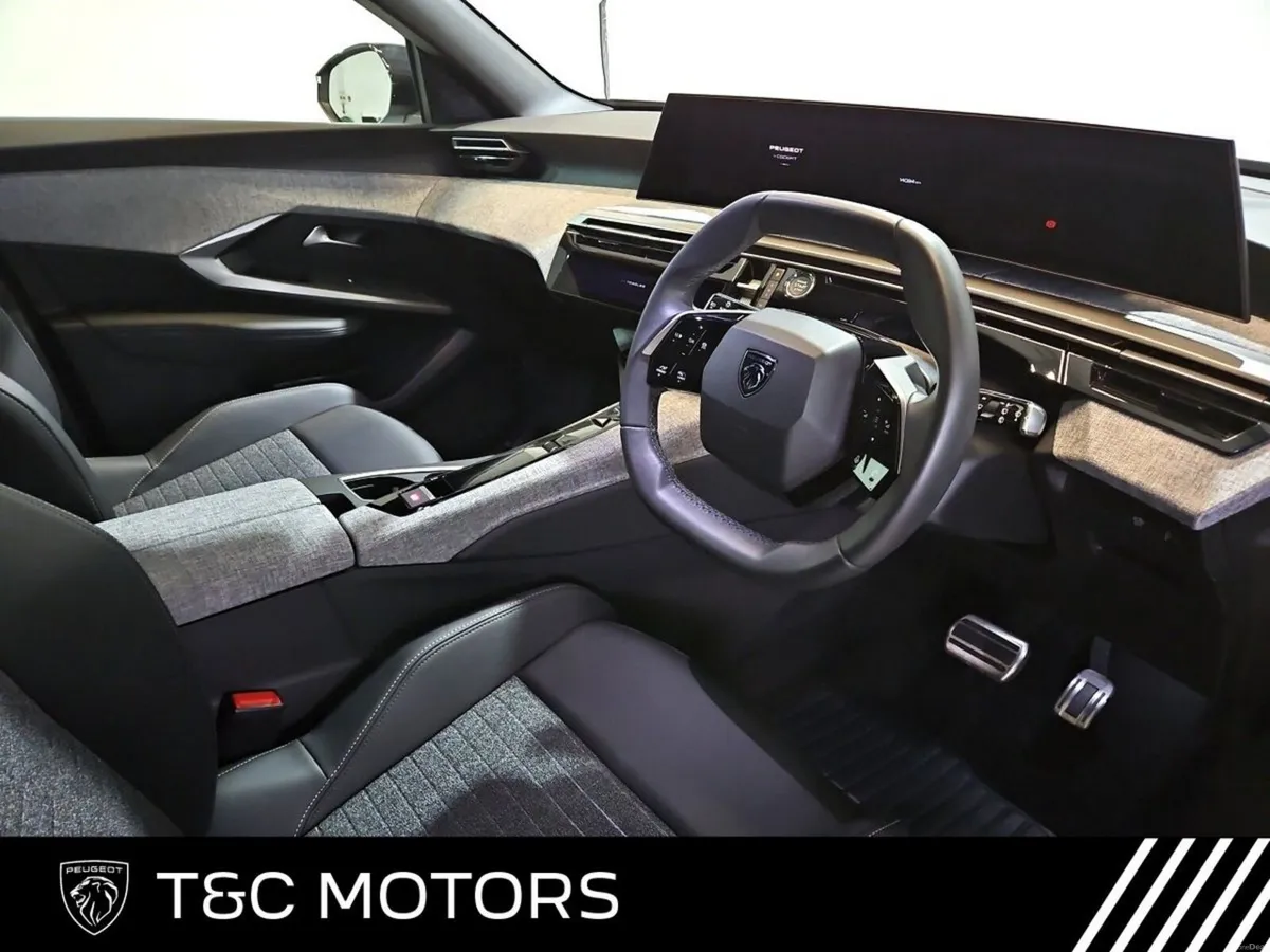 Peugeot 5008 *Low Mileage Hybrid* Allure Model - 3 - Image 6