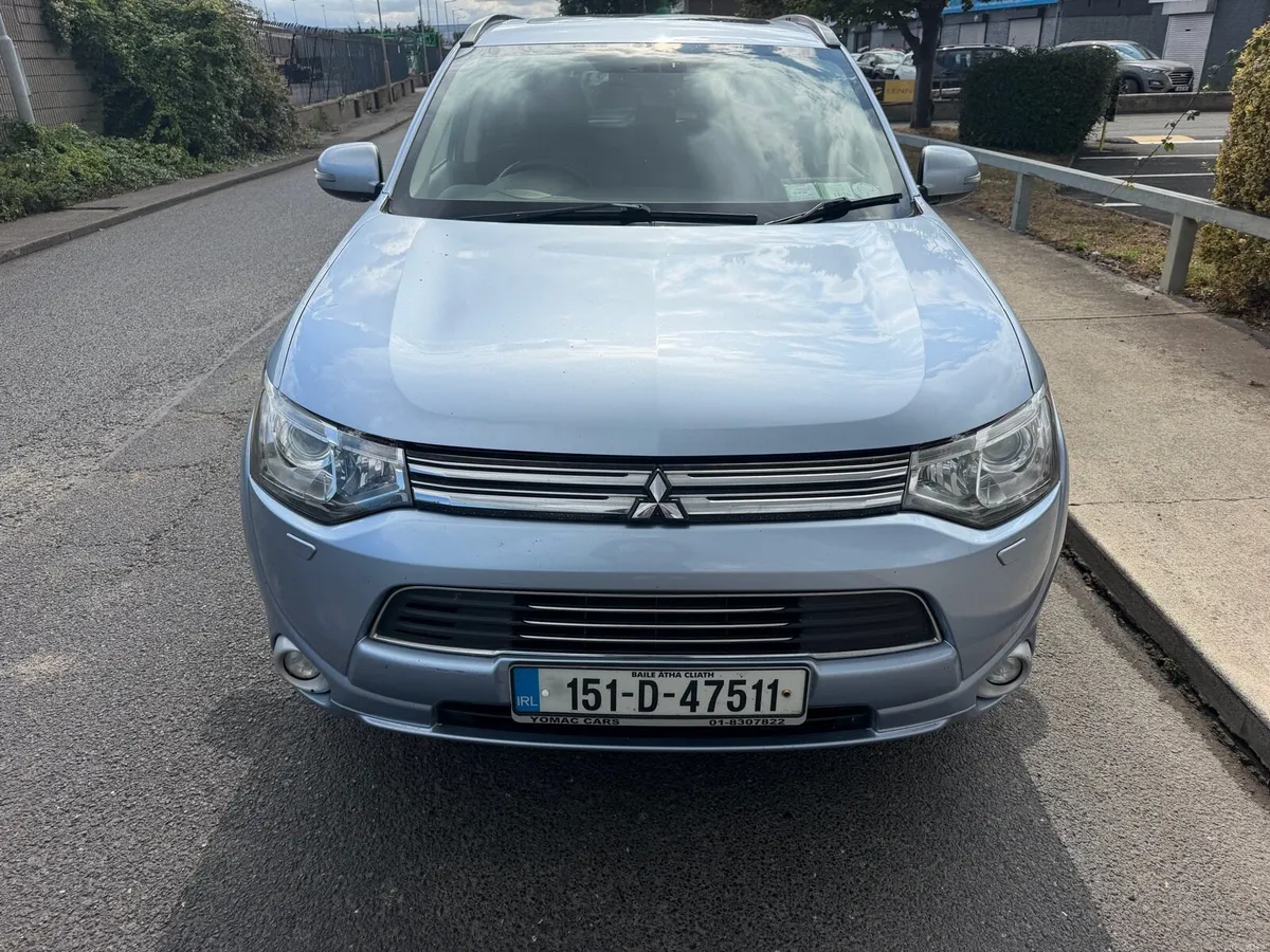 2015 MITSUBISHI OUTLANDER HYBRID AWD - Image 3