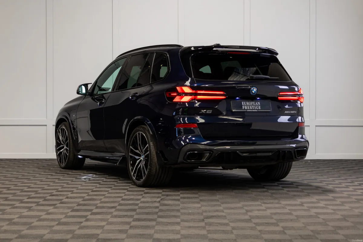 2025 BMW X5 X-Drive 50e M-Sport - Image 4