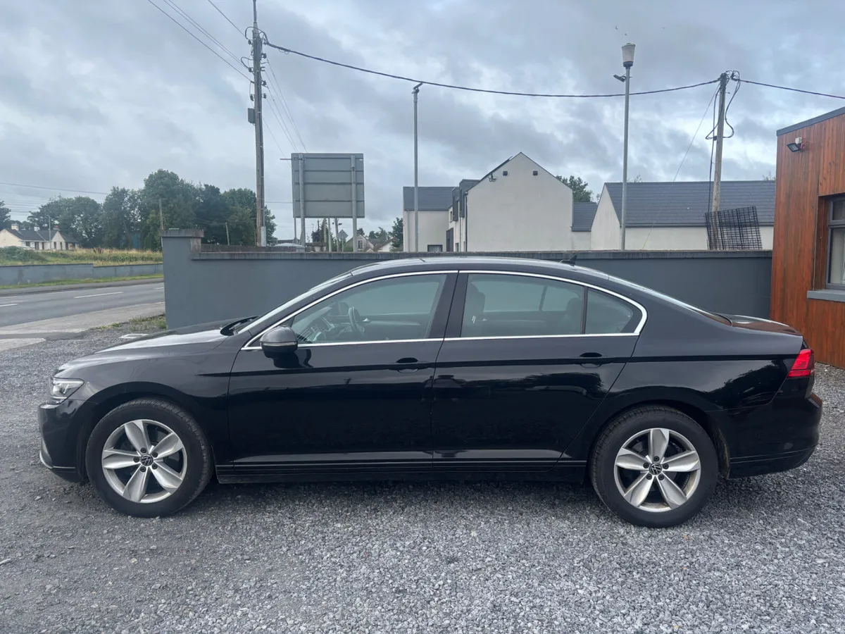 Volkswagen Passat 2022 SE Nav 150bhp 2.0L - Image 4