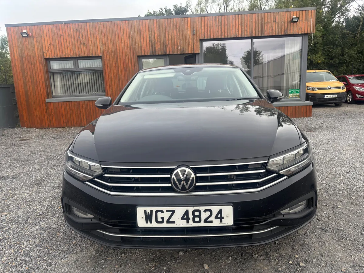 Volkswagen Passat 2022 SE Nav 150bhp 2.0L - Image 1