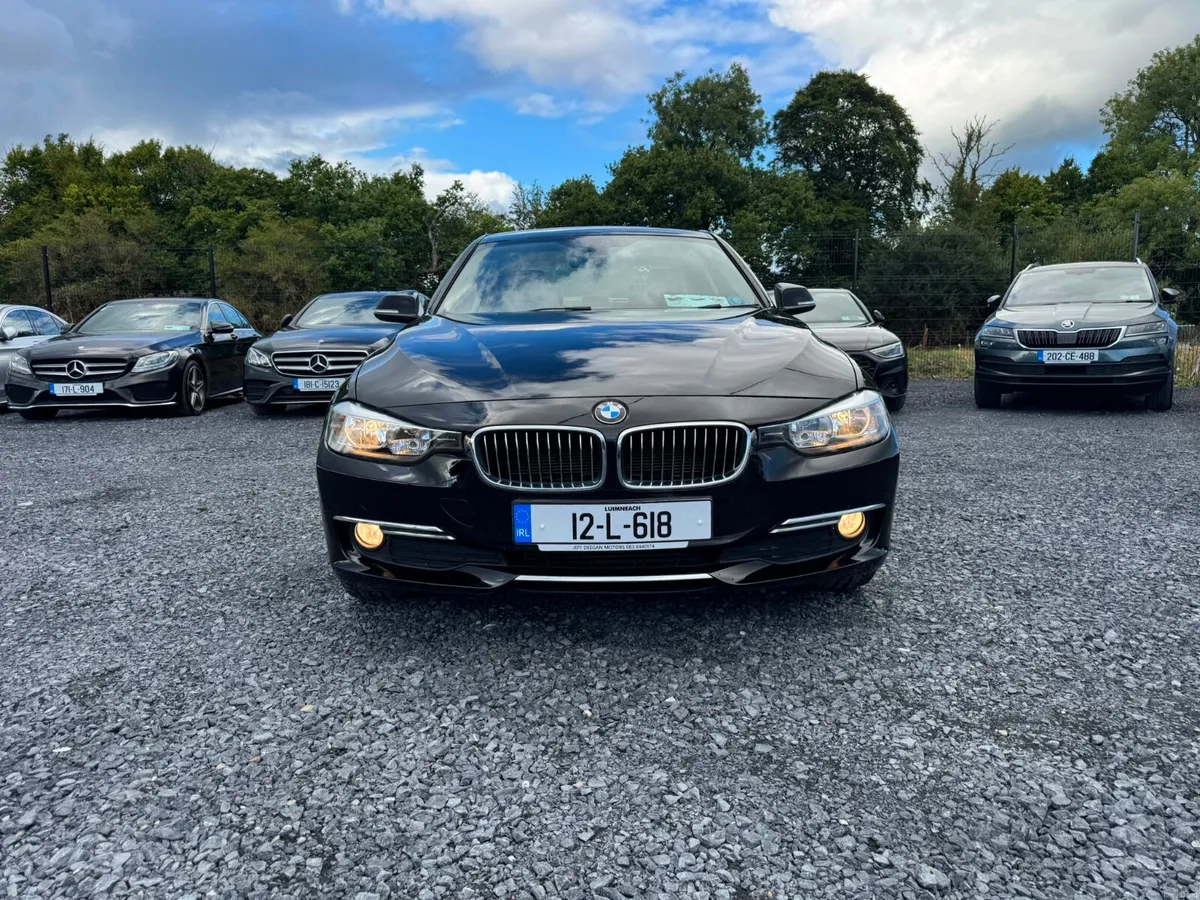 2012 BMW 318D LUXURY * TINY KMS ** - Image 5