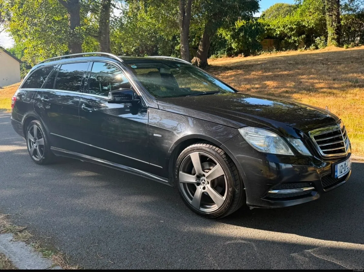 MERCEDES BENZ E220 CDI - Image 1