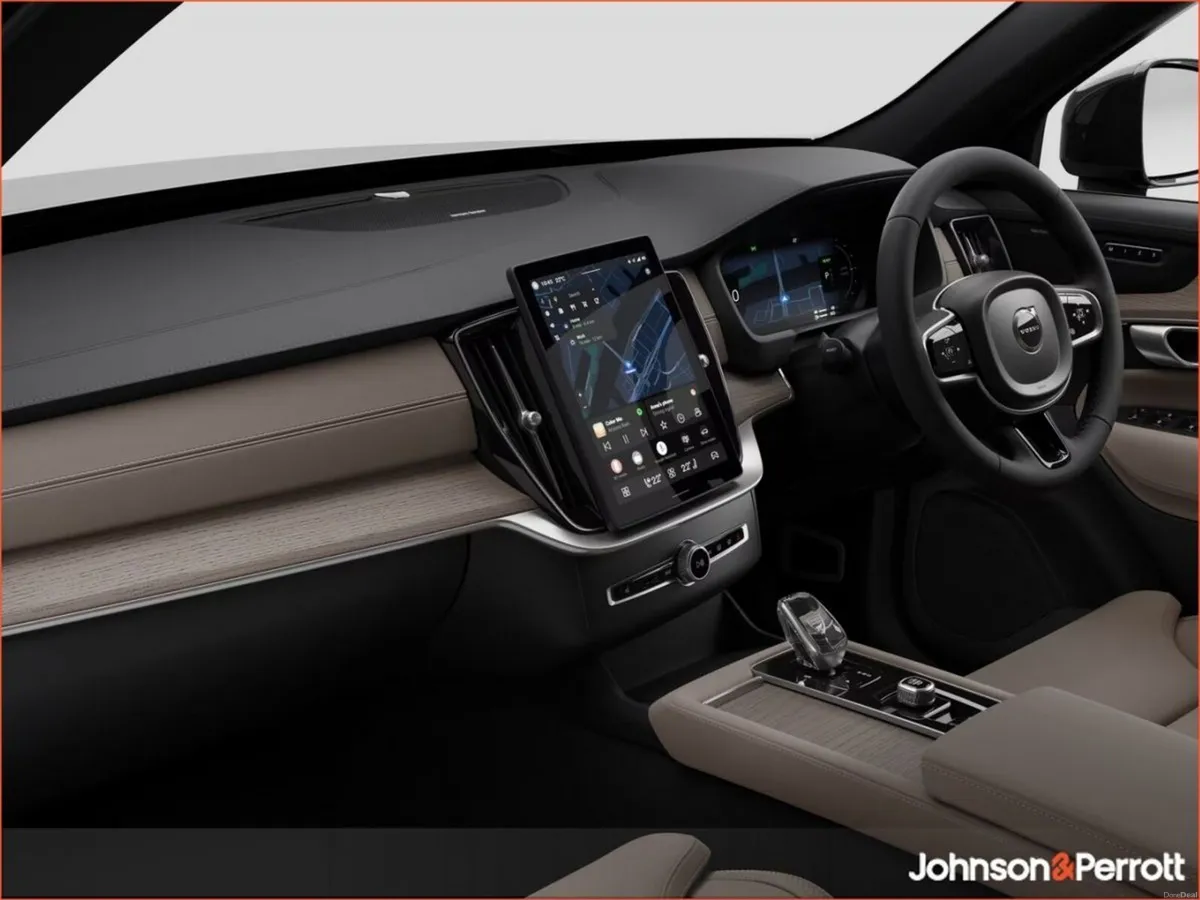 Volvo XC90 T8 406bhp AWD PHEV Plus Dark - Immediat - Image 2
