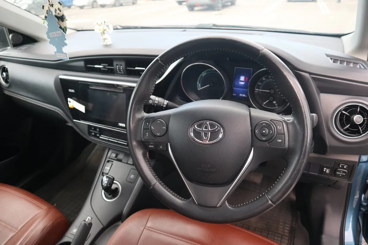 Toyota Auris 2016 - Image 6