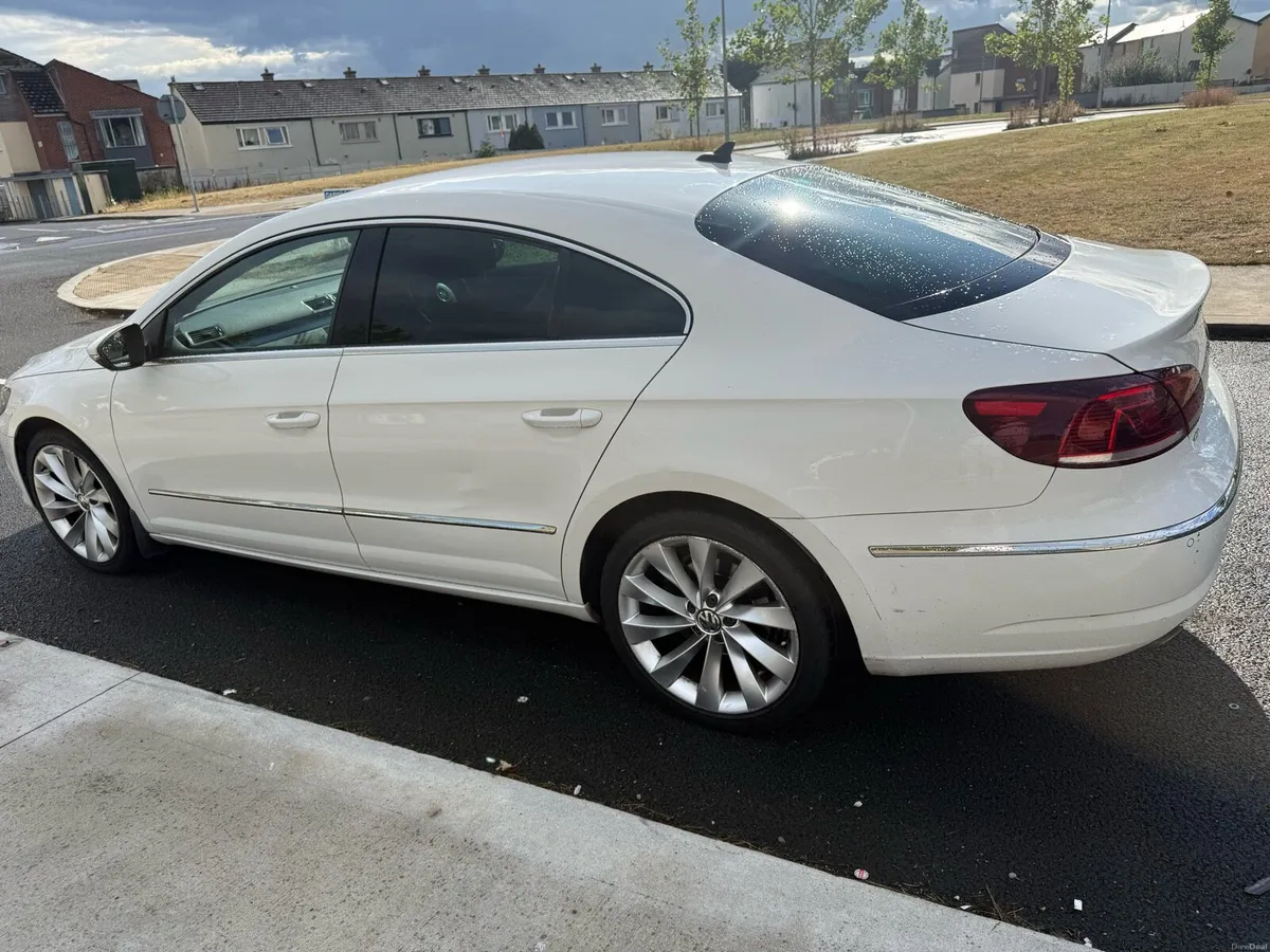 CC Volkswagen Passat - Image 5