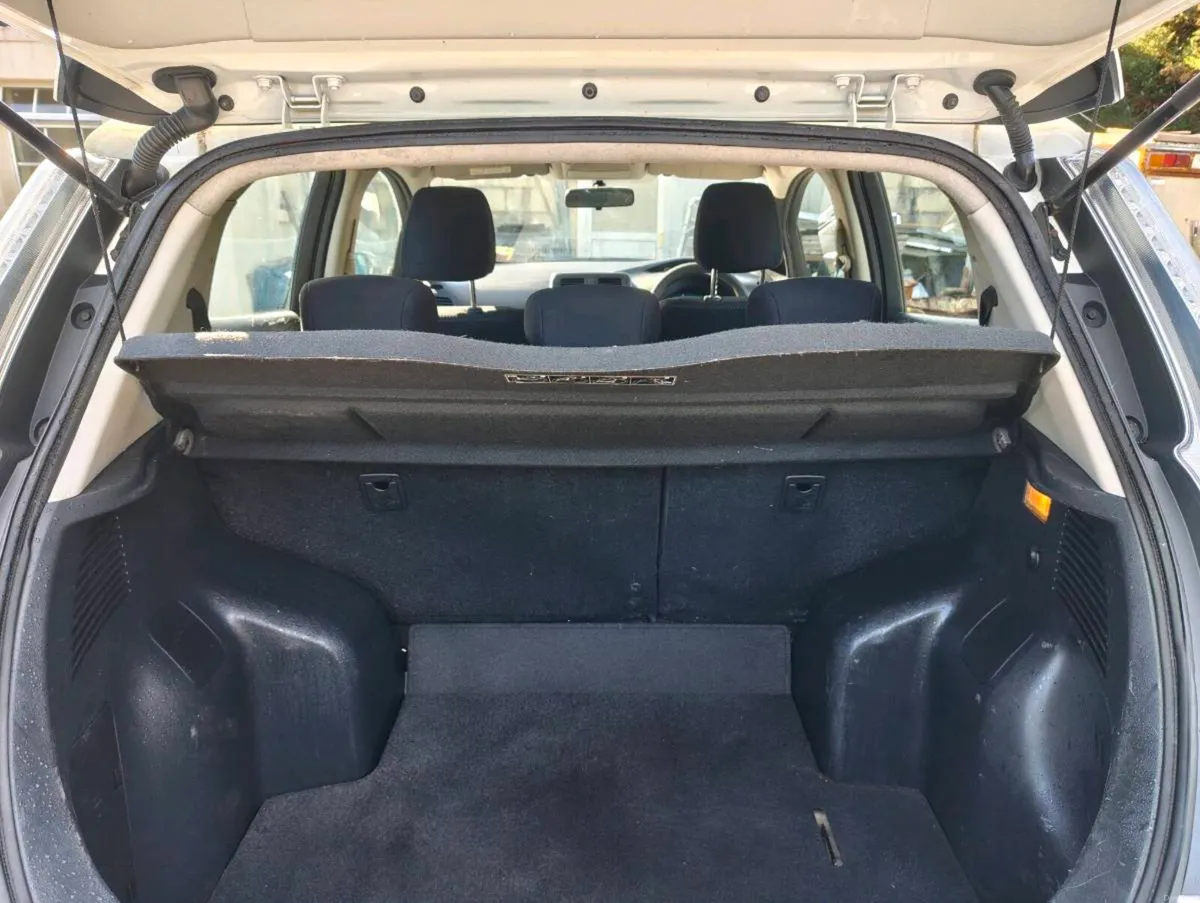 Nissan Leaf electric - Image 6