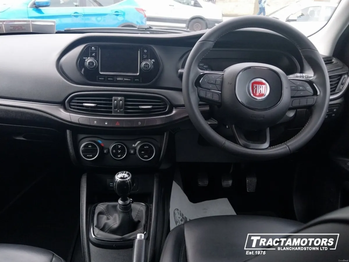 Fiat Tipo HB 1.4 T-JET 120HP S-DESI S-DESIGN 5DR - Image 2