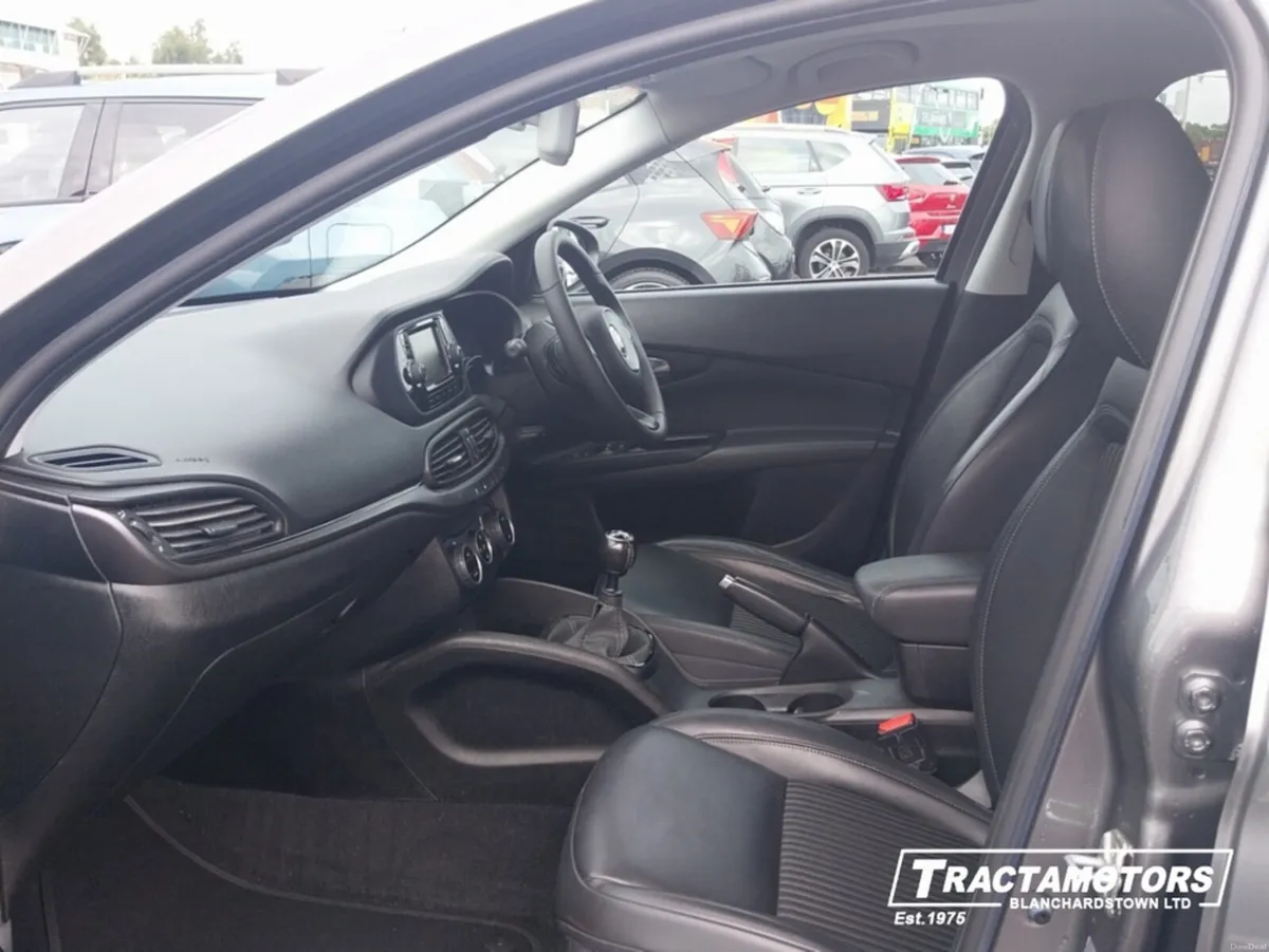 Fiat Tipo HB 1.4 T-JET 120HP S-DESI S-DESIGN 5DR - Image 4