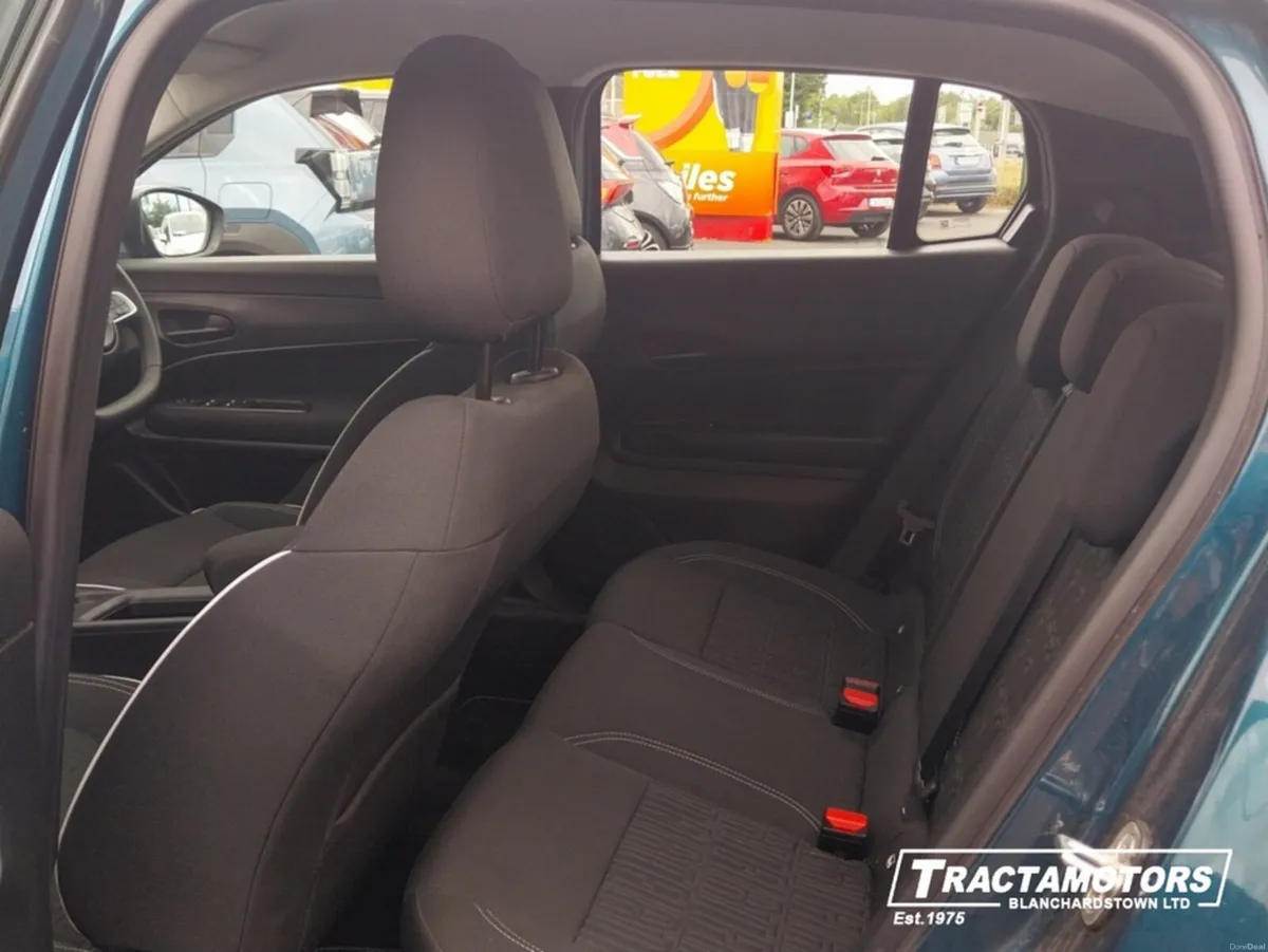 Fiat 600 ICON 1.2 HYBRID EDCT-6 100 - Image 6