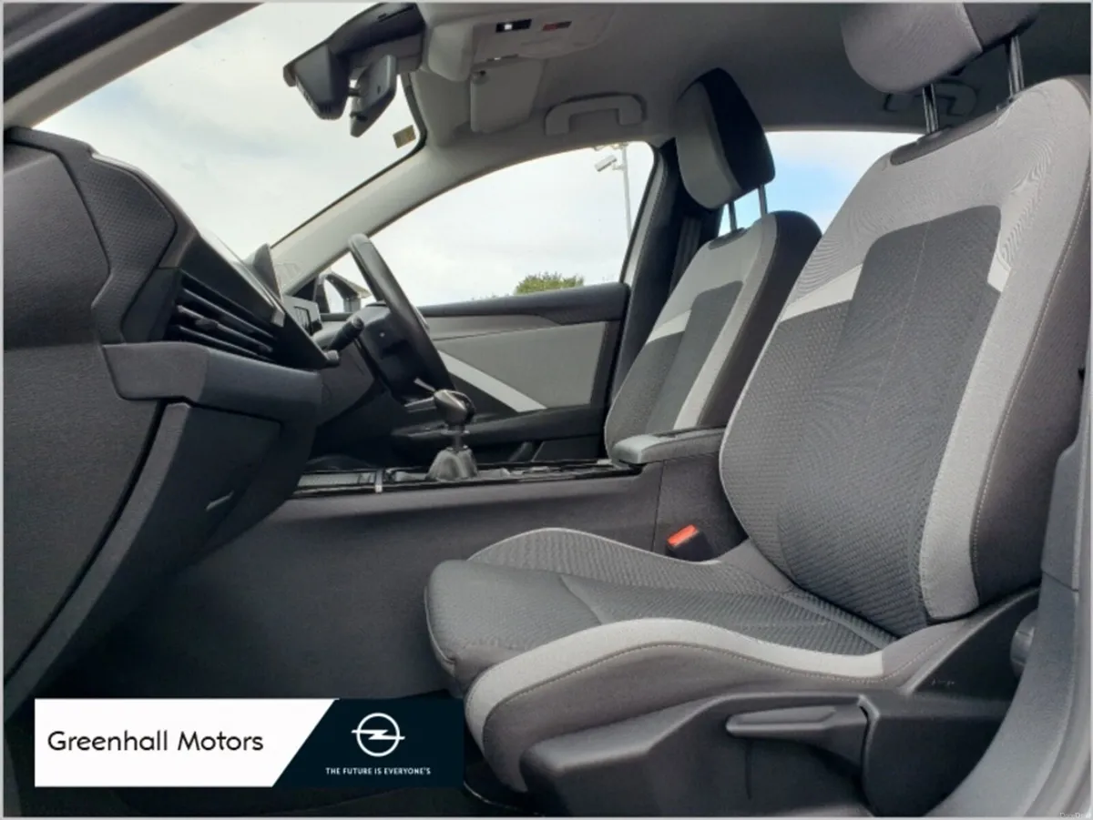 Opel Astra 5 DR HATCH SC 1.2I 110PS PETROL - Image 4