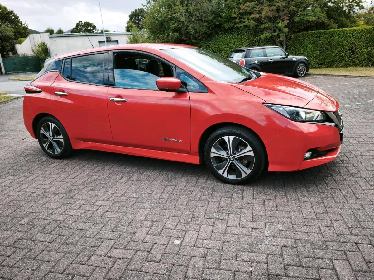 2019 Nissan Leaf SV Premium 40Kw - Image 4