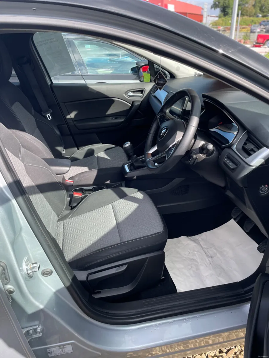 2022 Renault Captur 1.0 TCe 90 DFull Limited - Image 6