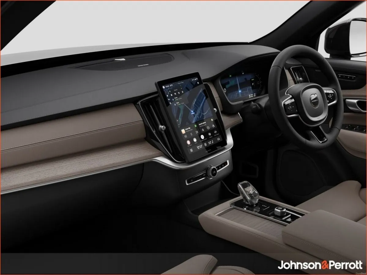 Volvo XC90 T8 406bhp AWD PHEV Plus Dark - Immediat - Image 2
