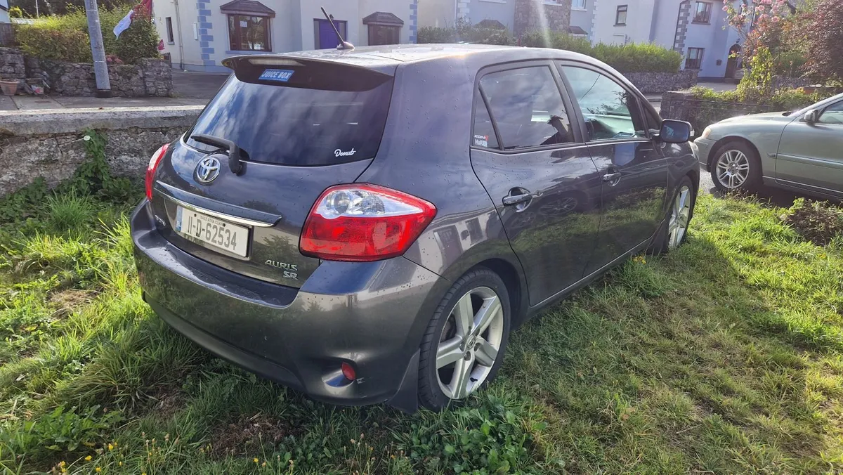 Toyota Auris 2011 - Image 4