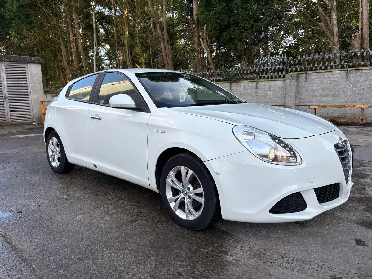 2014 Alfa Romeo Giulietta 1.6 Diesel JTDm - Image 2