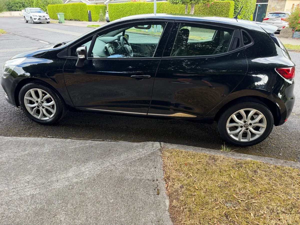 Renault Clio - Image 5