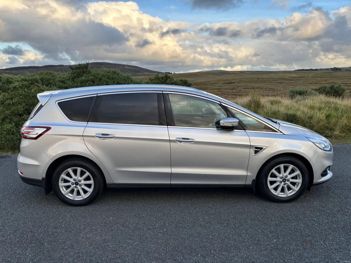 Ford S-Max 2018  150bhp high spec - Image 3