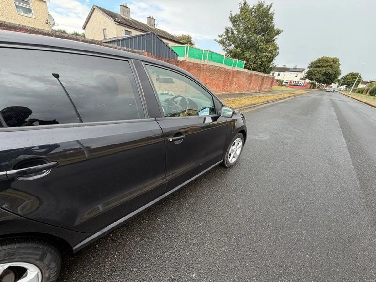 2013 Volkswagen Polo - Image 4