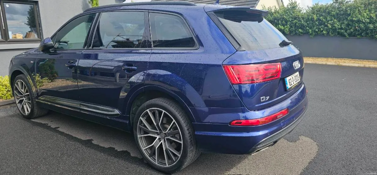 Audi Q7 - Image 2