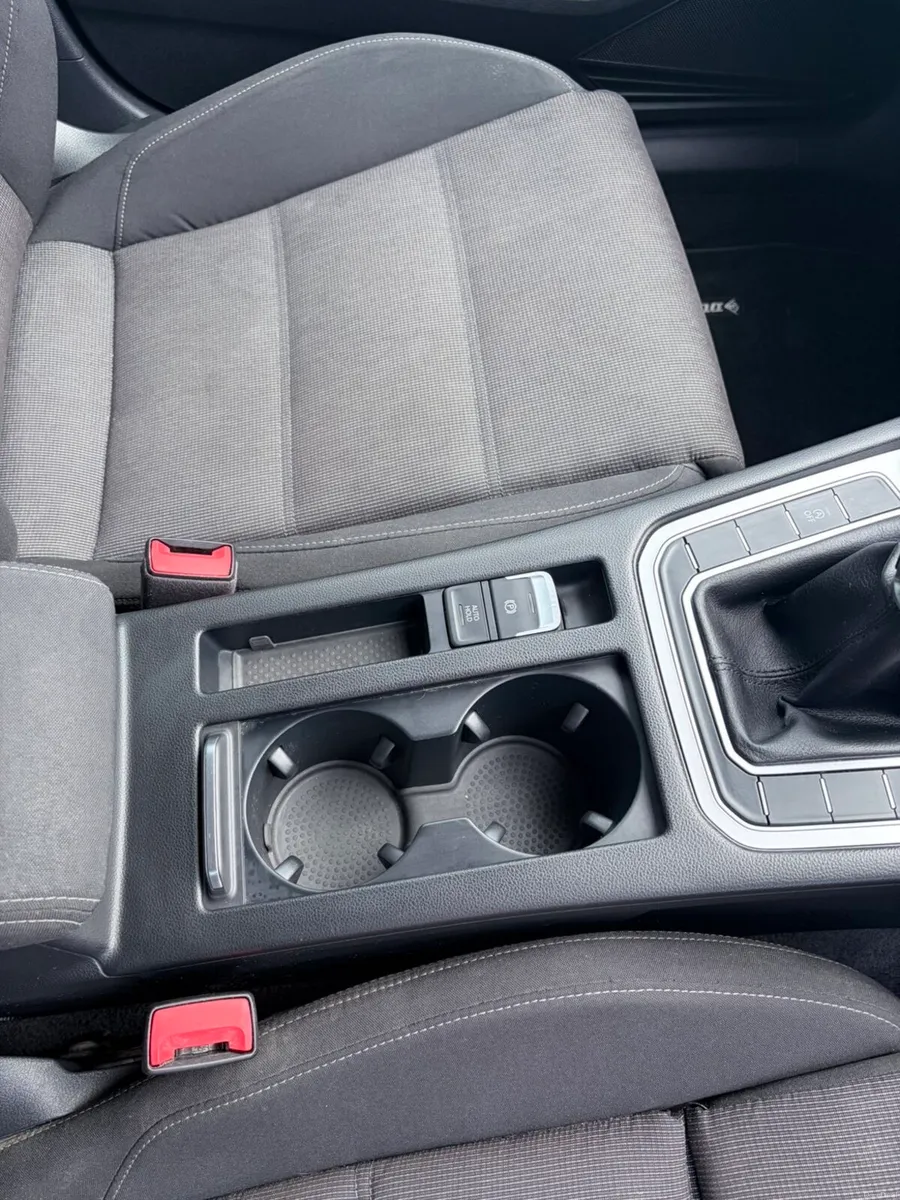 Volkswagen Passat 171 1.6 TDI TAX AUG 2027 - Image 5