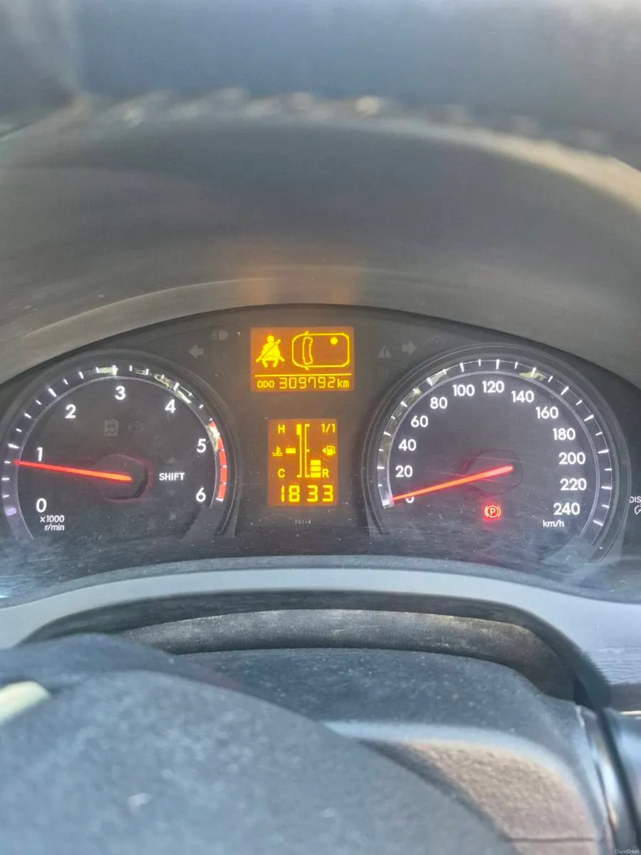 Toyota avensis - Image 6