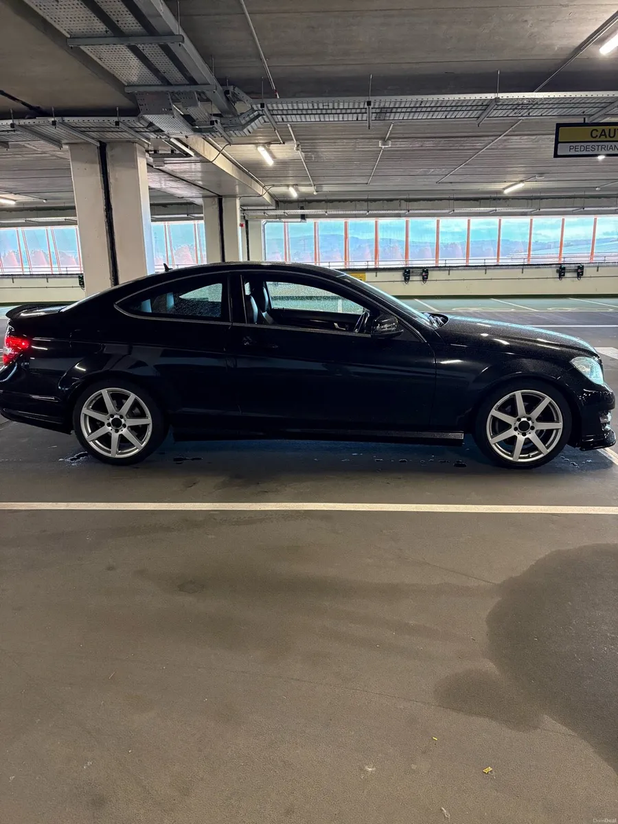 Mercedes c220 Coupe Automatic - Image 4