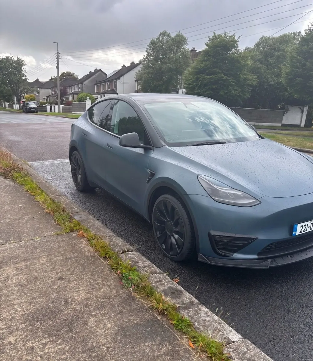 Tesla Model Y 2022 - Image 1