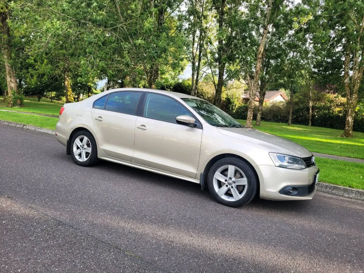 CLEAN 2014 VW JETTA NCT/TAXED. - Image 2