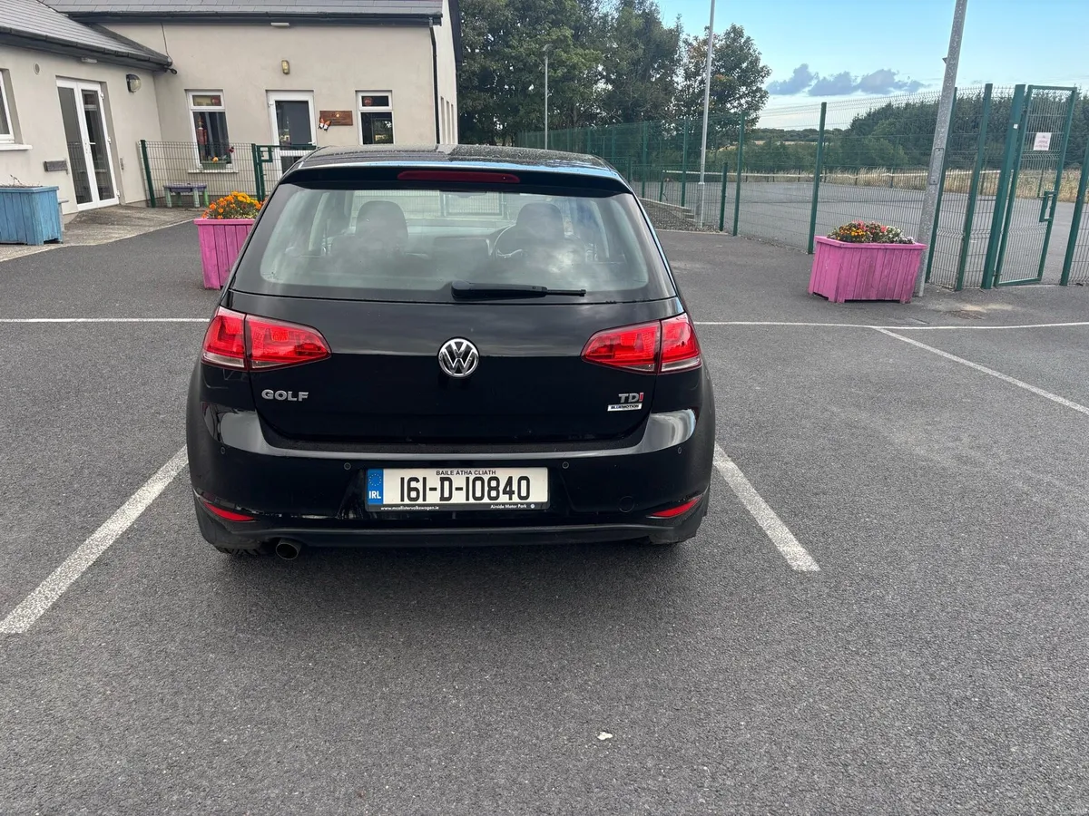 Volkswagen Golf - Image 6